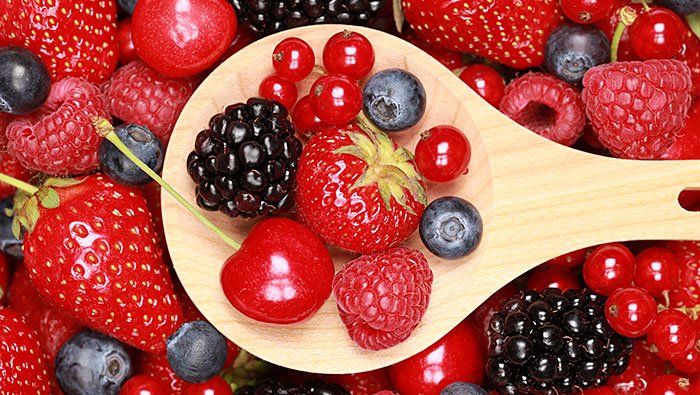 Benefits of collagen: increase collagen by eating antioxidant rich fruits